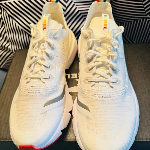 NEW IN BOX Sorel Women's White Kinetic Rush Pride “love is love” 8.5 - Picture 9 of 10